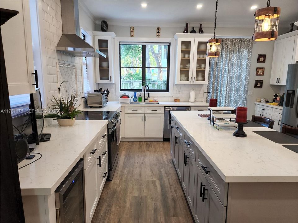 For Sale: $774,900 (3 beds, 2 baths, 1364 Square Feet)