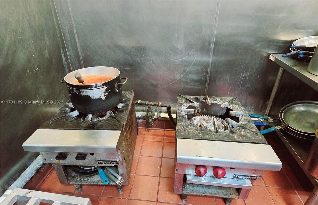 最近售出: $250,000 (0 贝兹, 0 浴室, 0 平方英尺)