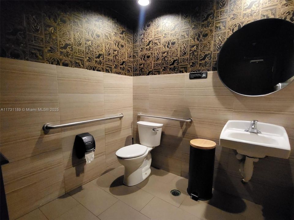 最近售出: $250,000 (0 贝兹, 0 浴室, 0 平方英尺)