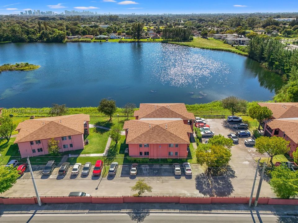 待售: $275,000 (3 贝兹, 2 浴室, 1085 平方英尺)