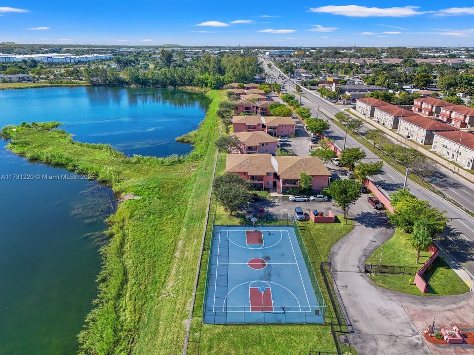 待售: $275,000 (3 贝兹, 2 浴室, 1085 平方英尺)