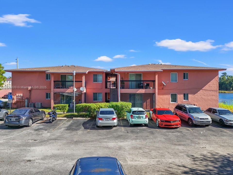 待售: $275,000 (3 贝兹, 2 浴室, 1085 平方英尺)