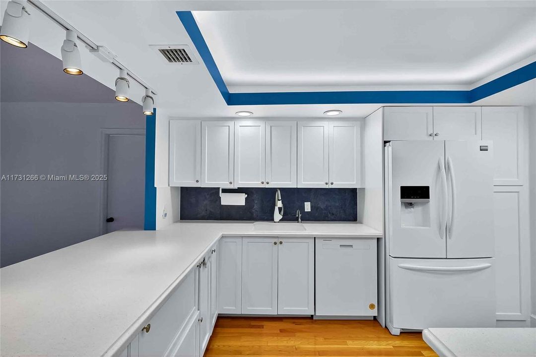 待售: $1,199,000 (2 贝兹, 2 浴室, 1882 平方英尺)