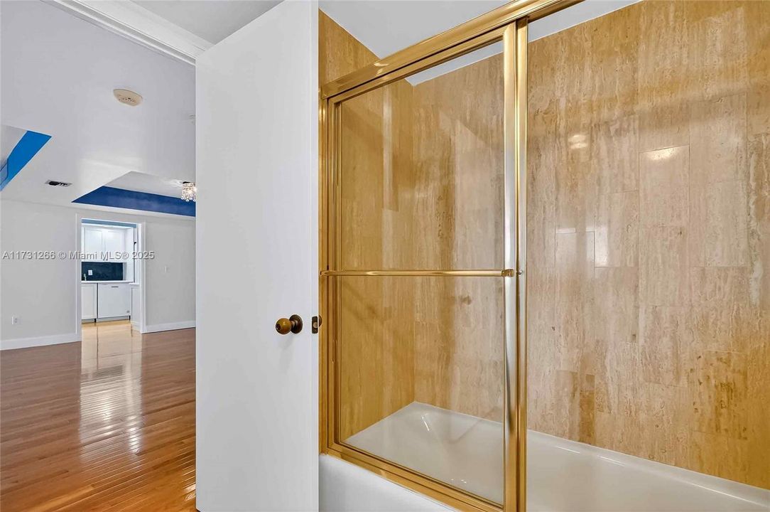 待售: $1,199,000 (2 贝兹, 2 浴室, 1882 平方英尺)