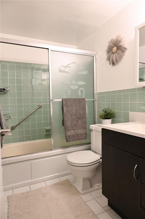 最近售出: $75,000 (1 贝兹, 1 浴室, 620 平方英尺)