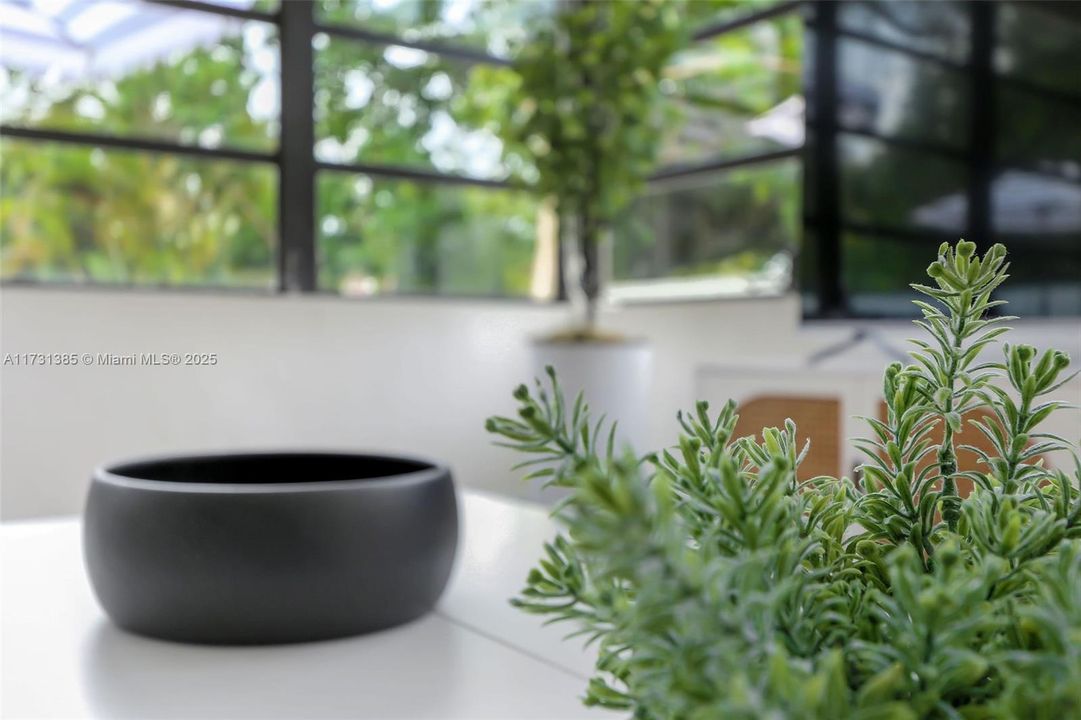 For Sale: $735,000 (4 beds, 2 baths, 1387 Square Feet)