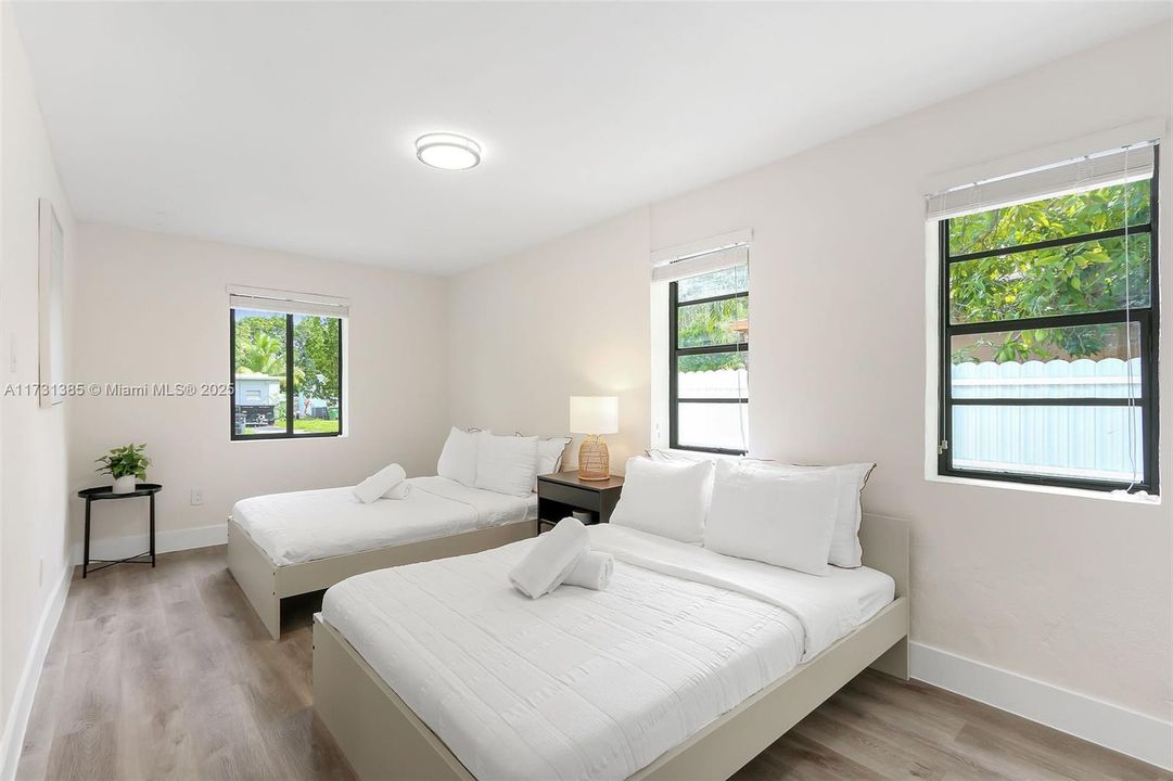 For Sale: $735,000 (4 beds, 2 baths, 1387 Square Feet)