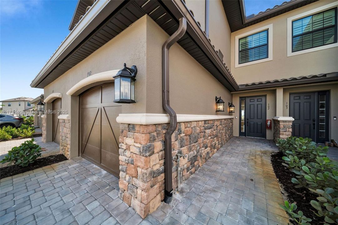 Recently Rented: $3,000 (2 beds, 2 baths, 0 Square Feet)