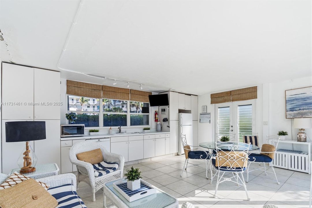 Vendido Recientemente: $475,000 (2 camas, 2 baños, 1000 Pies cuadrados)