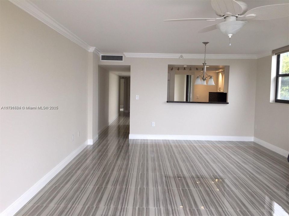 For Sale: $444,000 (2 beds, 2 baths, 1217 Square Feet)
