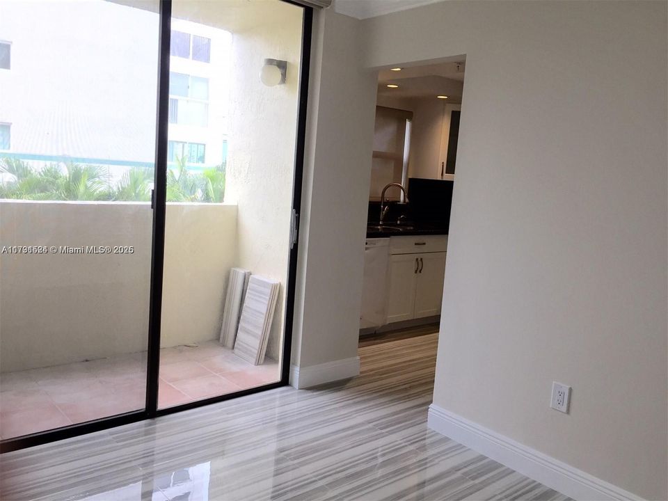For Sale: $444,000 (2 beds, 2 baths, 1217 Square Feet)