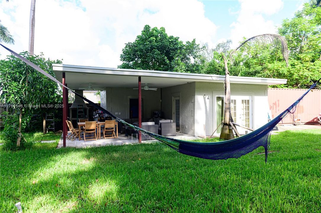 Recientemente alquilado: $6,500 (6 camas, 4 baños, 3015 Pies cuadrados)