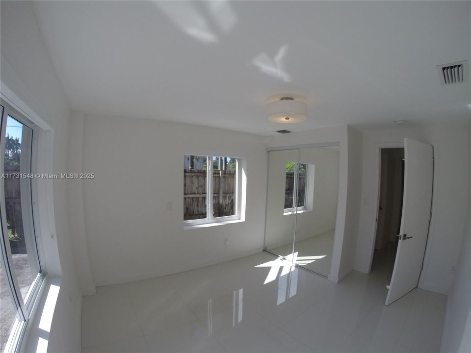 Recientemente alquilado: $6,500 (6 camas, 4 baños, 3015 Pies cuadrados)