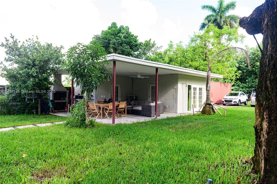 Recientemente alquilado: $6,500 (6 camas, 4 baños, 3015 Pies cuadrados)