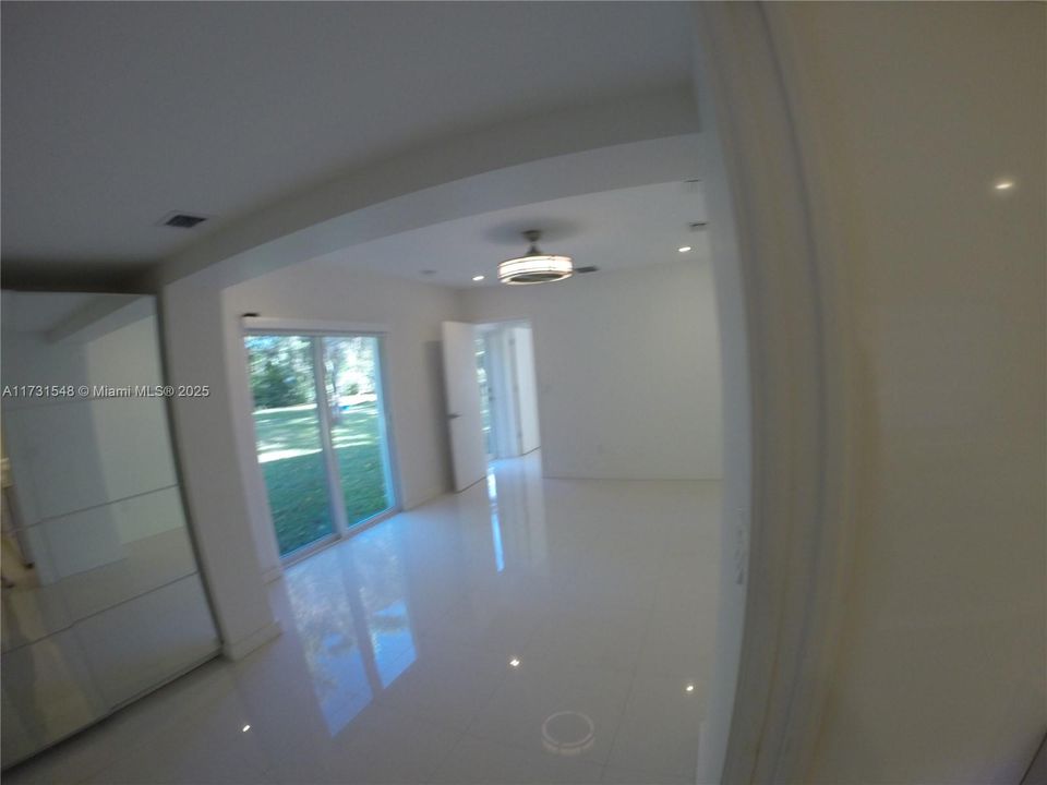 Recientemente alquilado: $6,500 (6 camas, 4 baños, 3015 Pies cuadrados)