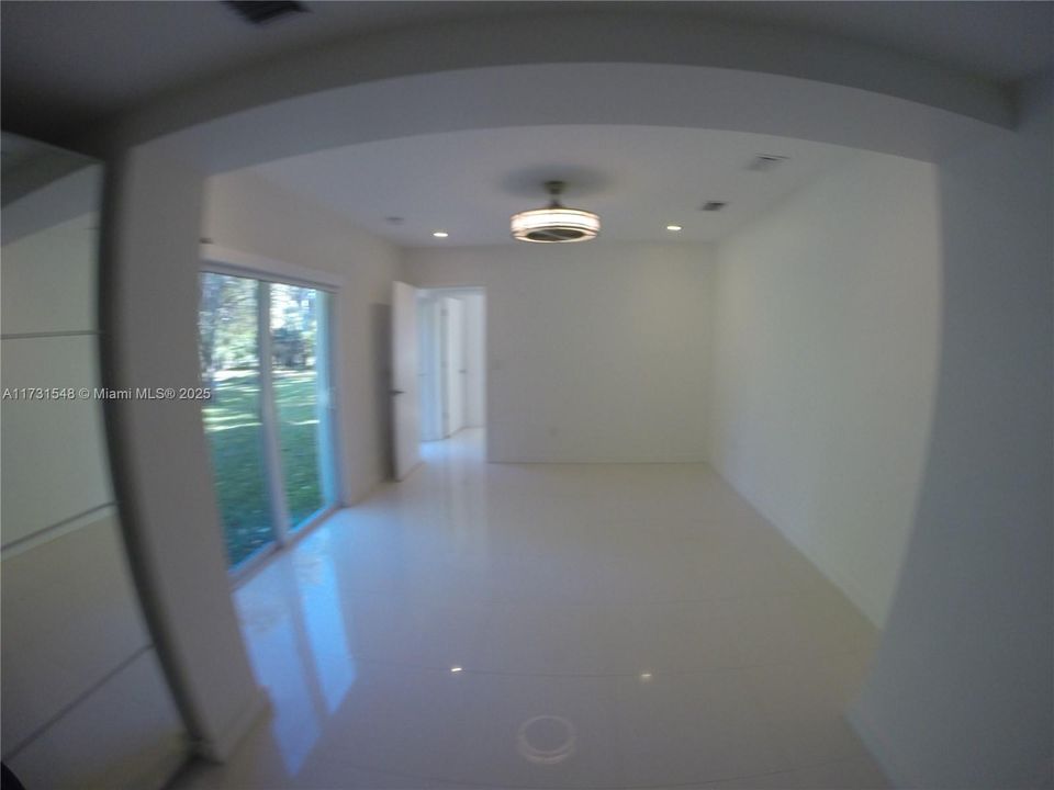 Recientemente alquilado: $6,500 (6 camas, 4 baños, 3015 Pies cuadrados)