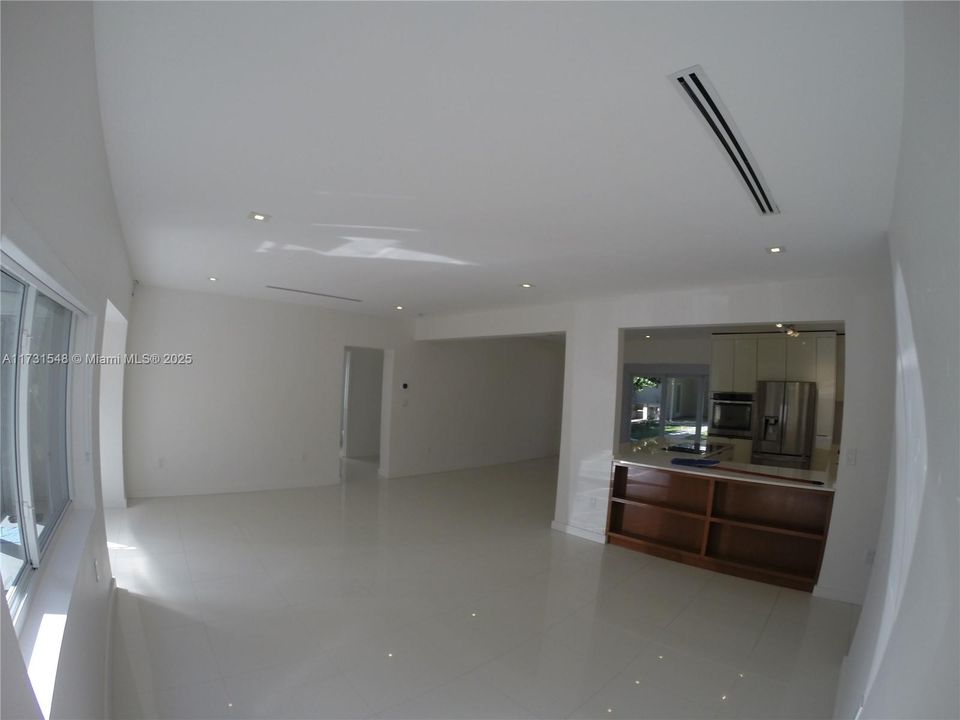 Recientemente alquilado: $6,500 (6 camas, 4 baños, 3015 Pies cuadrados)