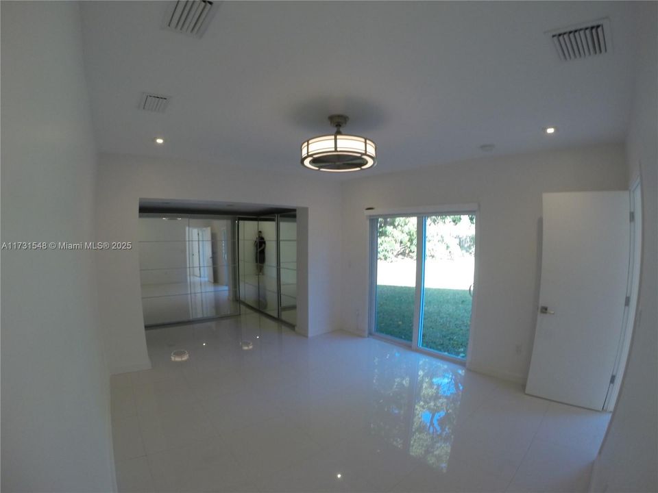 Recientemente alquilado: $6,500 (6 camas, 4 baños, 3015 Pies cuadrados)