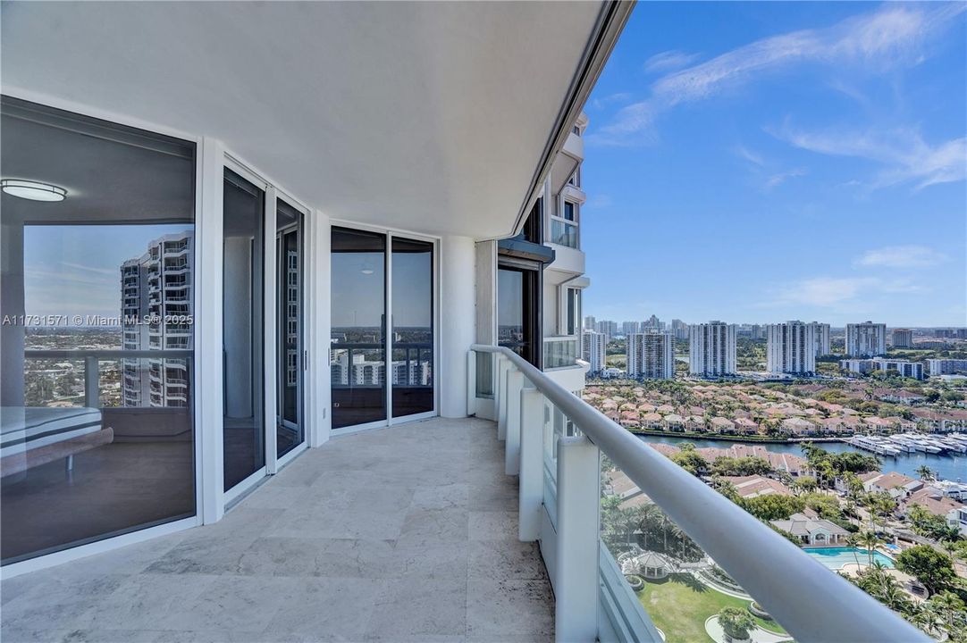 Recently Sold: $1,295,000 (3 beds, 3 baths, 2750 Square Feet)