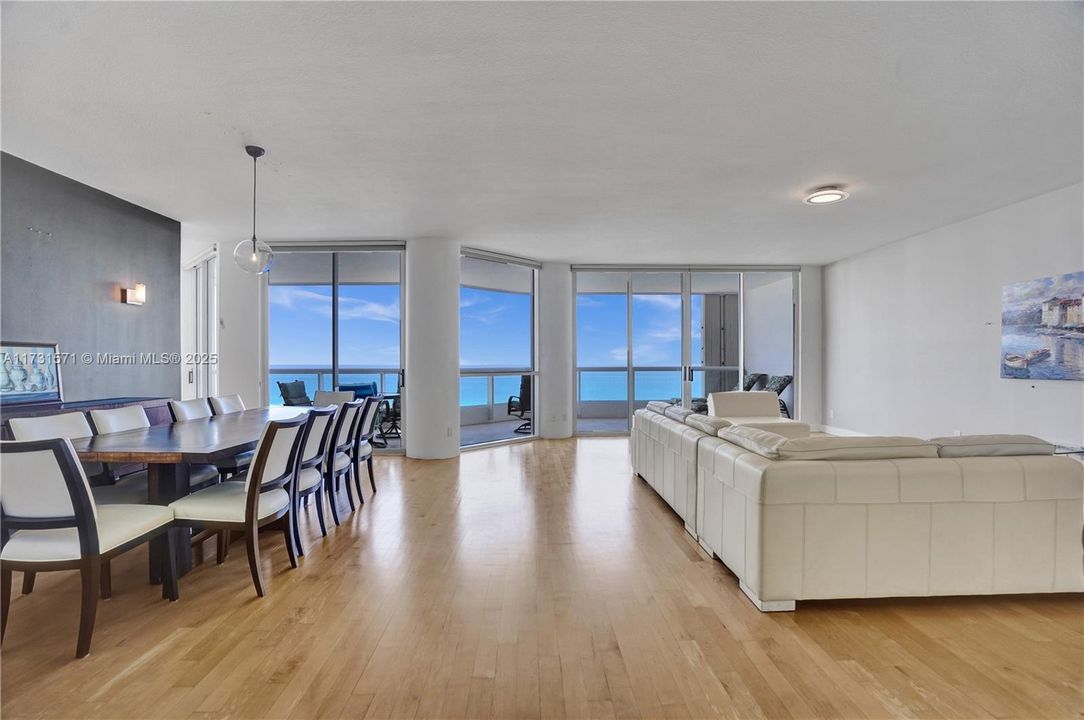 Recently Sold: $1,295,000 (3 beds, 3 baths, 2750 Square Feet)