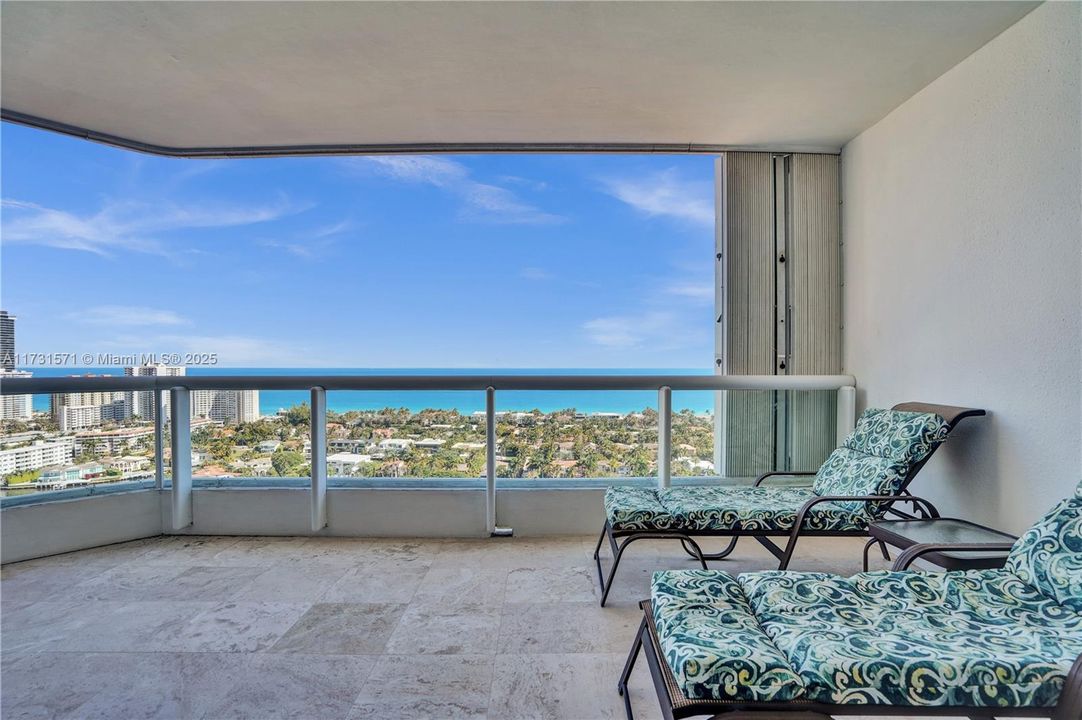 Recently Sold: $1,295,000 (3 beds, 3 baths, 2750 Square Feet)