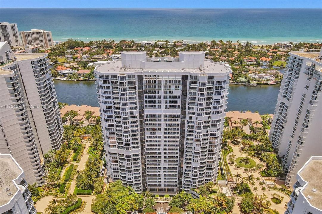 Recently Sold: $1,295,000 (3 beds, 3 baths, 2750 Square Feet)