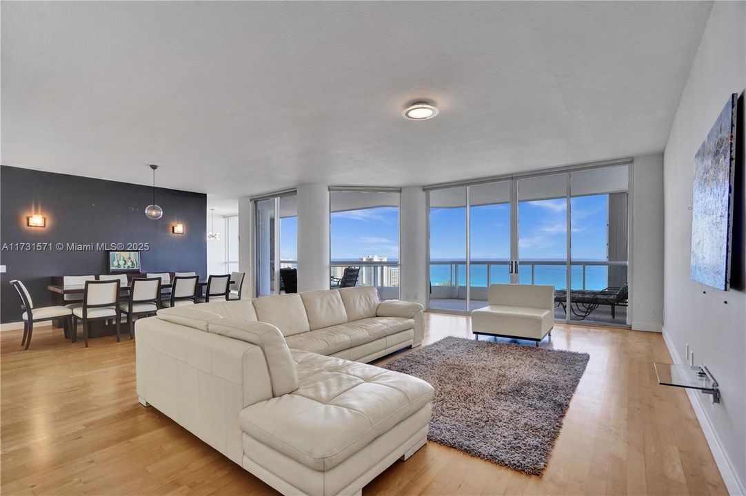 Recently Sold: $1,295,000 (3 beds, 3 baths, 2750 Square Feet)