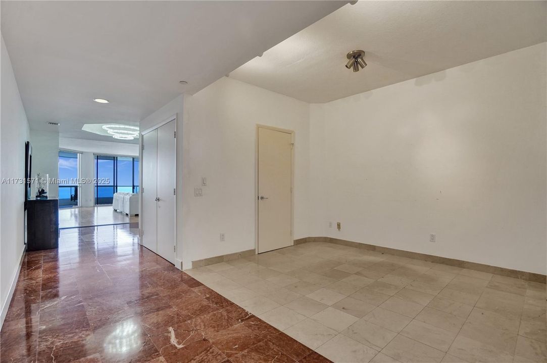 Recently Sold: $1,295,000 (3 beds, 3 baths, 2750 Square Feet)