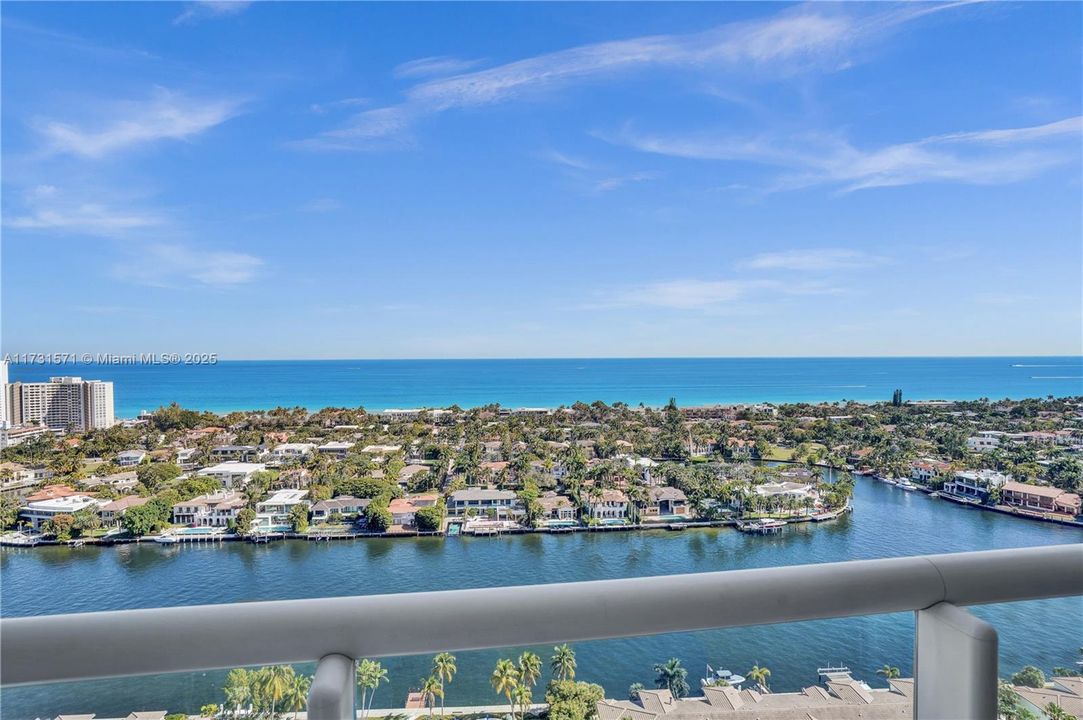 Recently Sold: $1,295,000 (3 beds, 3 baths, 2750 Square Feet)