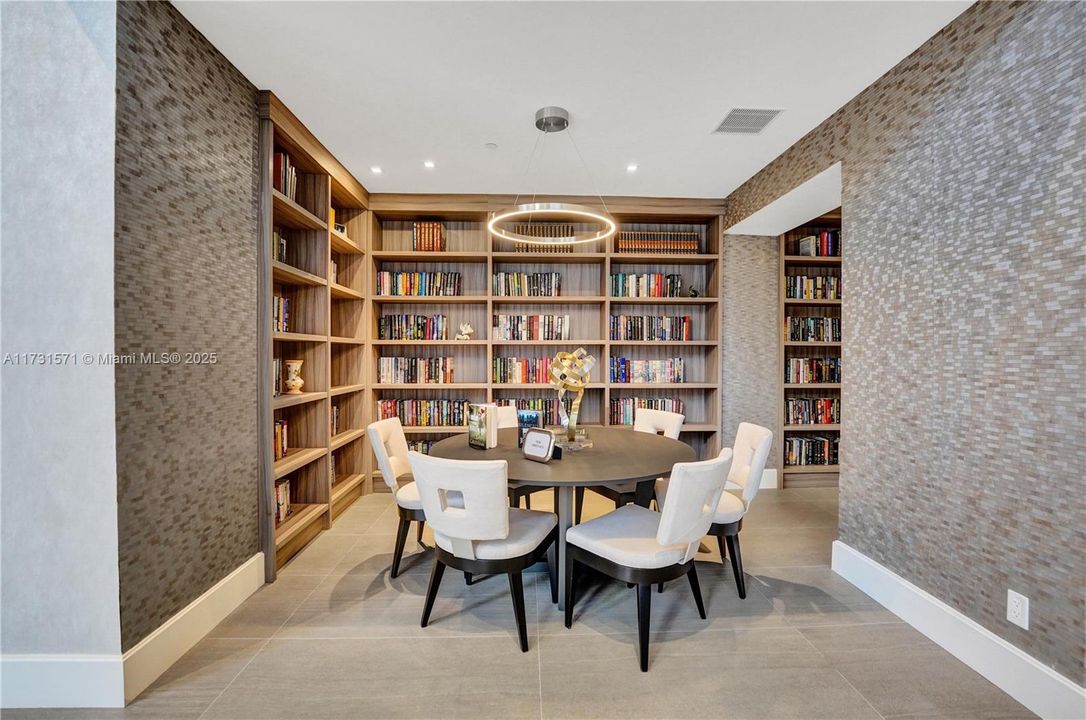 Recently Sold: $1,295,000 (3 beds, 3 baths, 2750 Square Feet)