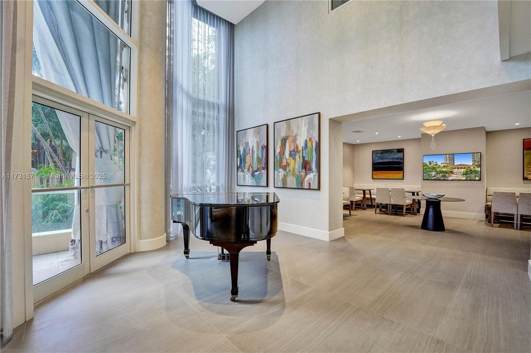 Recently Sold: $1,295,000 (3 beds, 3 baths, 2750 Square Feet)