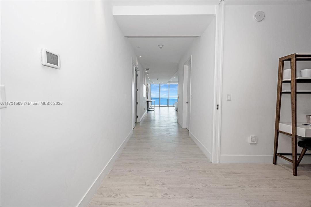 На продажу: $3,750,000 (2 спален, 4 ванн, 2703 Квадратных фут)