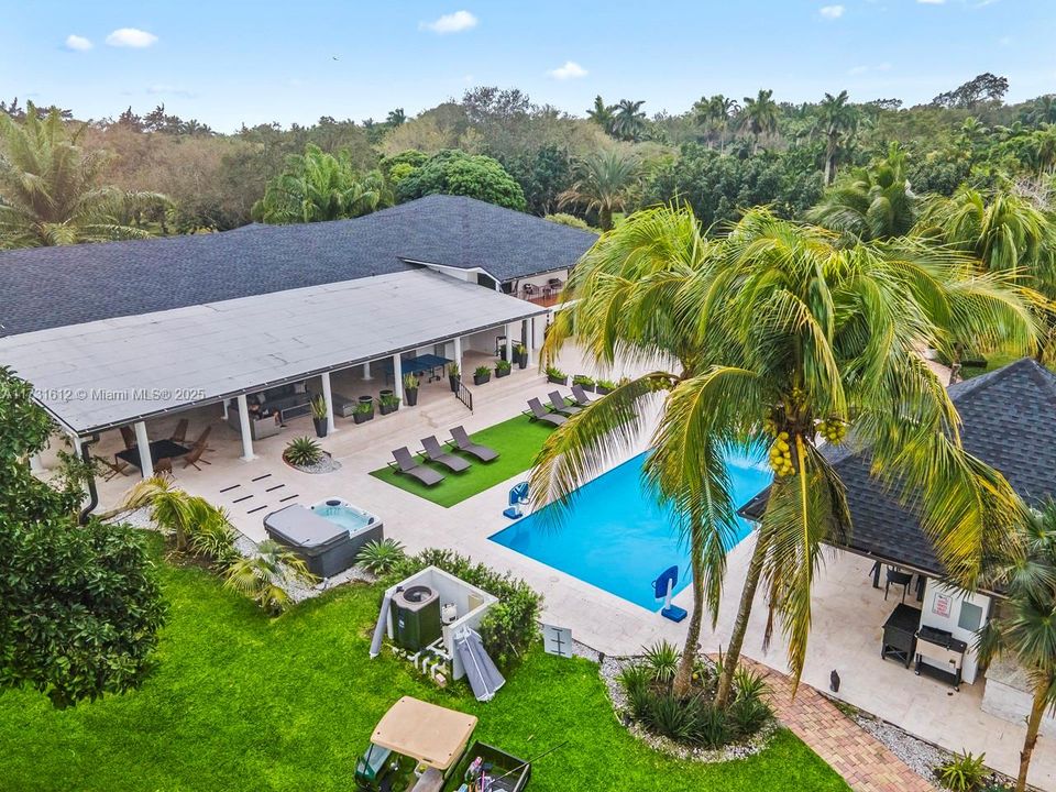 For Sale: $3,950,000 (5 beds, 6 baths, 3996 Square Feet)