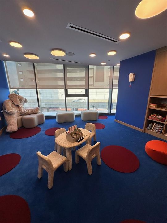 На продажу: $1,425,000 (1 спален, 1 ванн, 0 Квадратных фут)