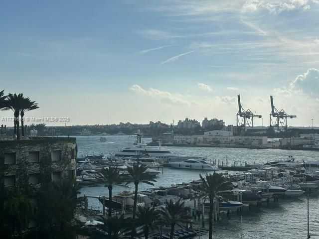 На продажу: $1,425,000 (1 спален, 1 ванн, 0 Квадратных фут)