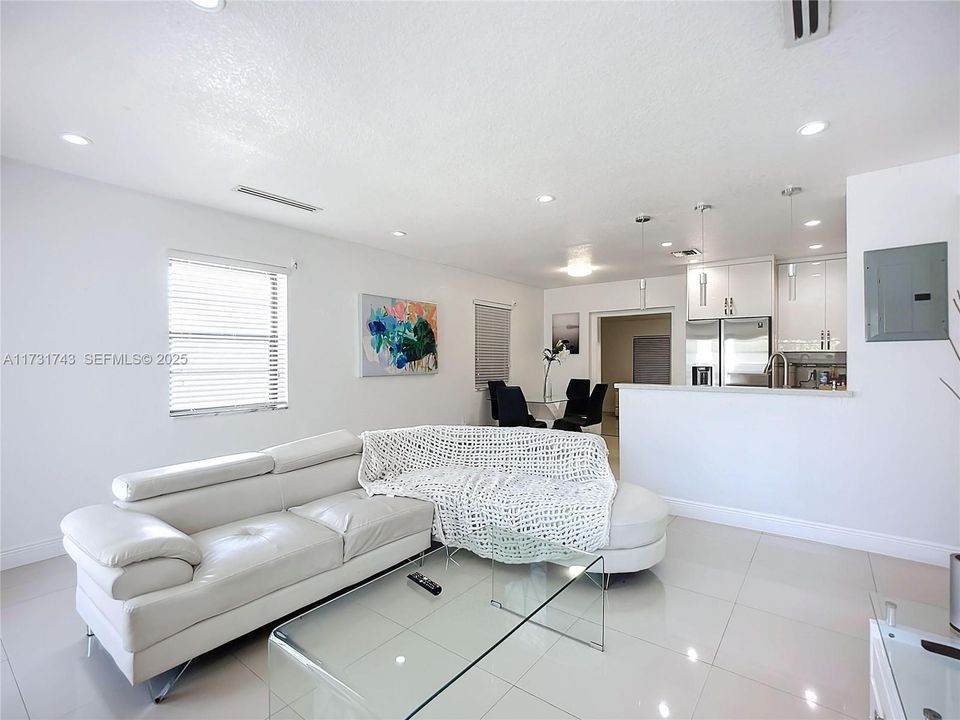 Active With Contract: $689,000 (3 beds, 2 baths, 1662 Square Feet)