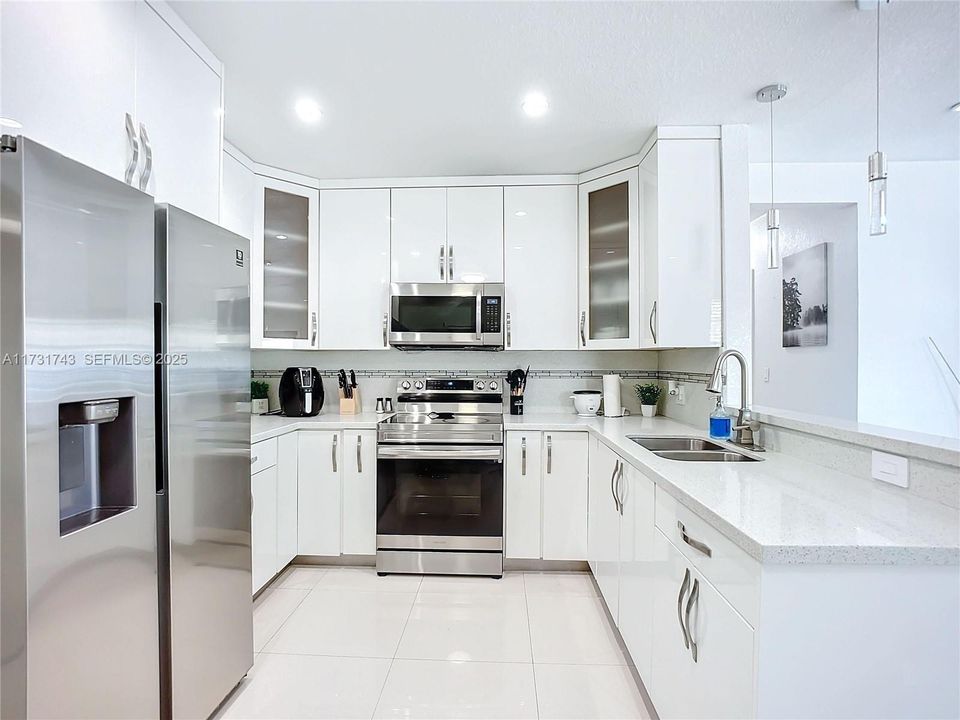 Active With Contract: $689,000 (3 beds, 2 baths, 1662 Square Feet)