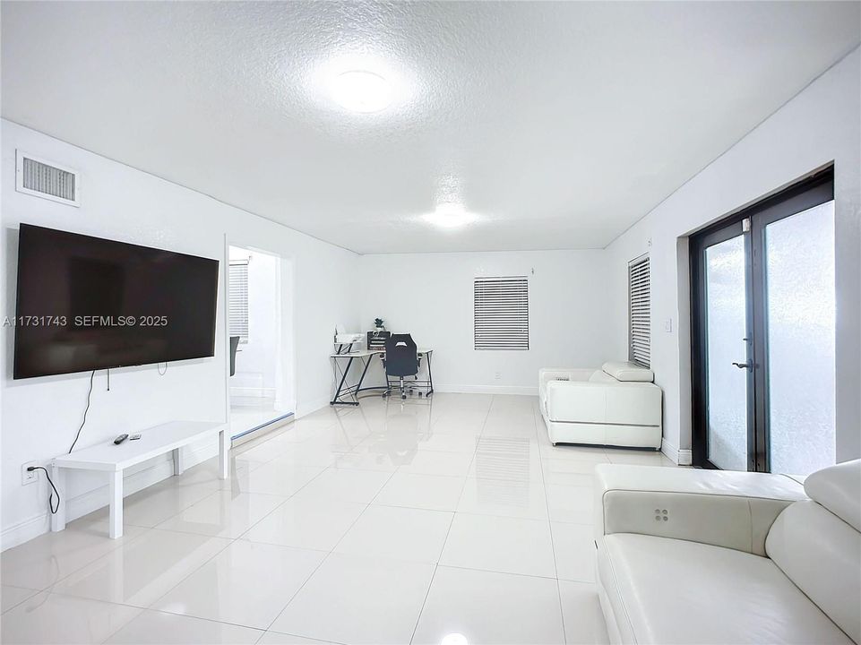 Active With Contract: $689,000 (3 beds, 2 baths, 1662 Square Feet)