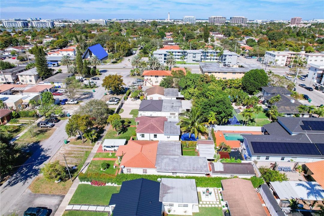 Active With Contract: $689,000 (3 beds, 2 baths, 1662 Square Feet)