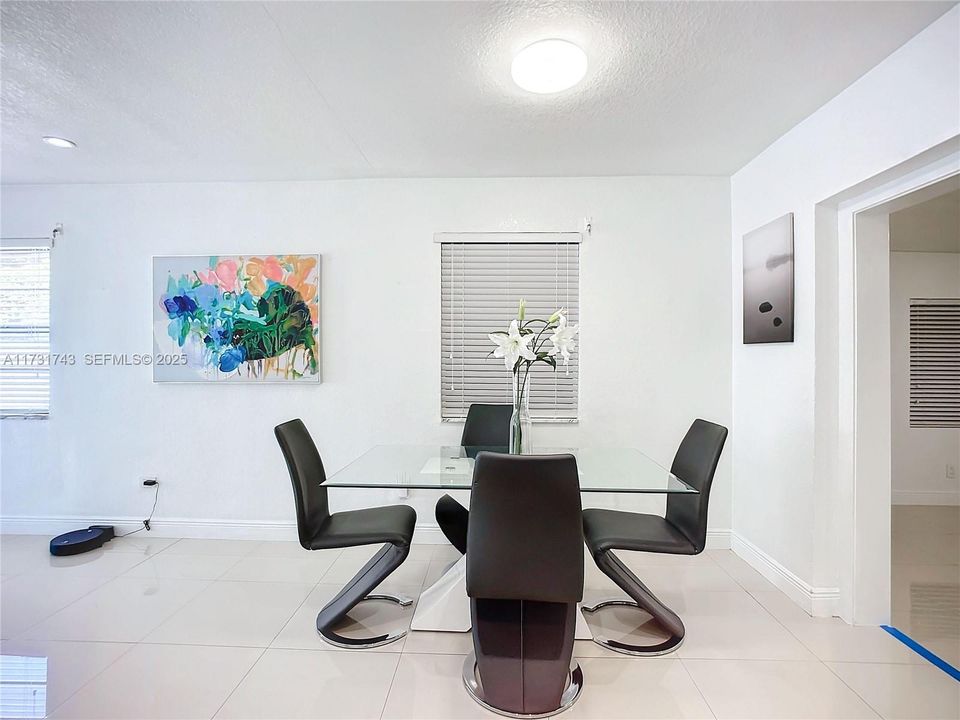 Active With Contract: $689,000 (3 beds, 2 baths, 1662 Square Feet)
