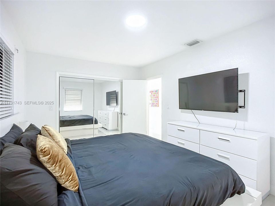 Active With Contract: $689,000 (3 beds, 2 baths, 1662 Square Feet)