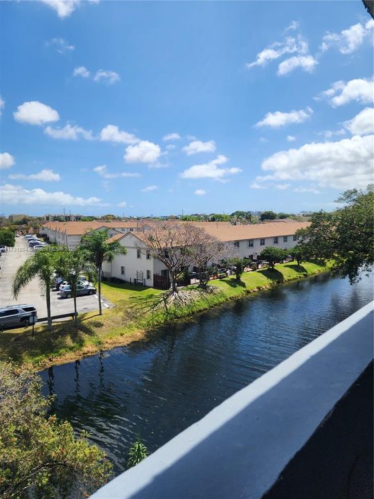 Recently Rented: $2,500 (2 beds, 2 baths, 1415 Square Feet)