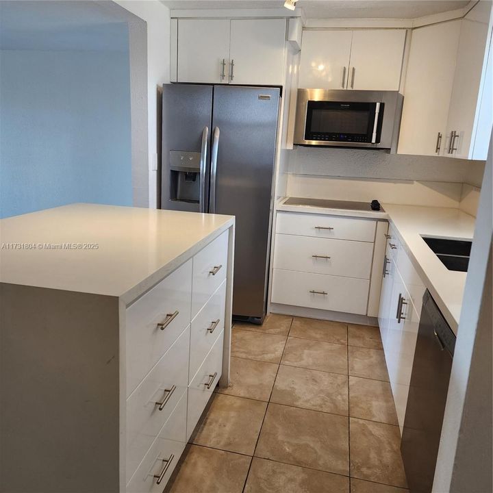 Recently Rented: $2,500 (2 beds, 2 baths, 1415 Square Feet)