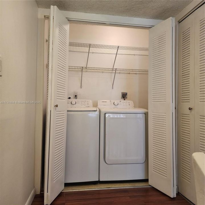 Recently Rented: $2,500 (2 beds, 2 baths, 1415 Square Feet)