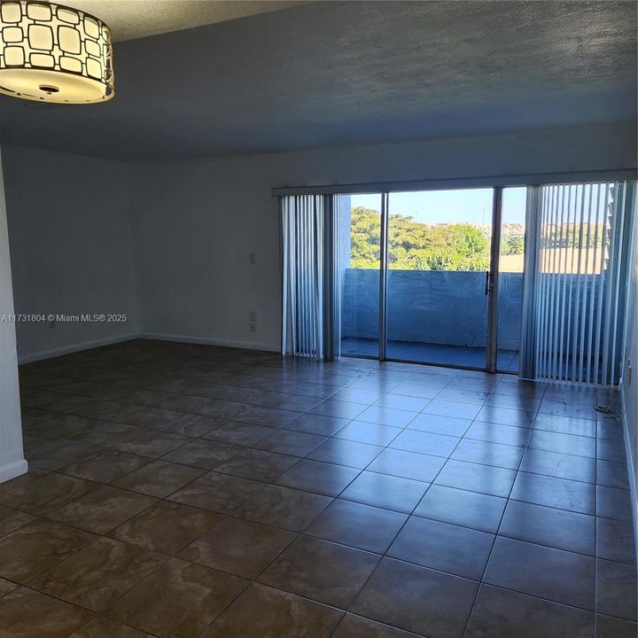 Recently Rented: $2,500 (2 beds, 2 baths, 1415 Square Feet)