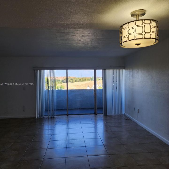Recently Rented: $2,500 (2 beds, 2 baths, 1415 Square Feet)