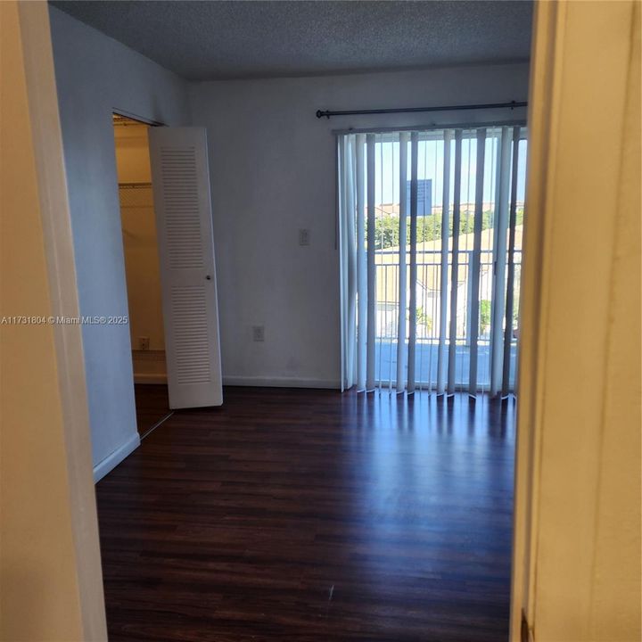 Recently Rented: $2,500 (2 beds, 2 baths, 1415 Square Feet)