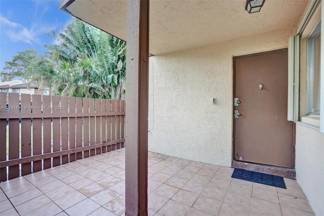 На продажу: $345,000 (3 спален, 2 ванн, 1612 Квадратных фут)