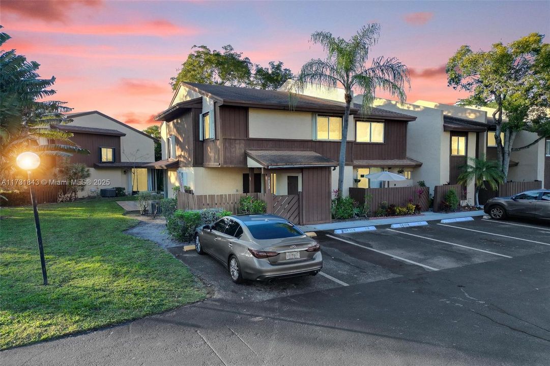 На продажу: $345,000 (3 спален, 2 ванн, 1612 Квадратных фут)