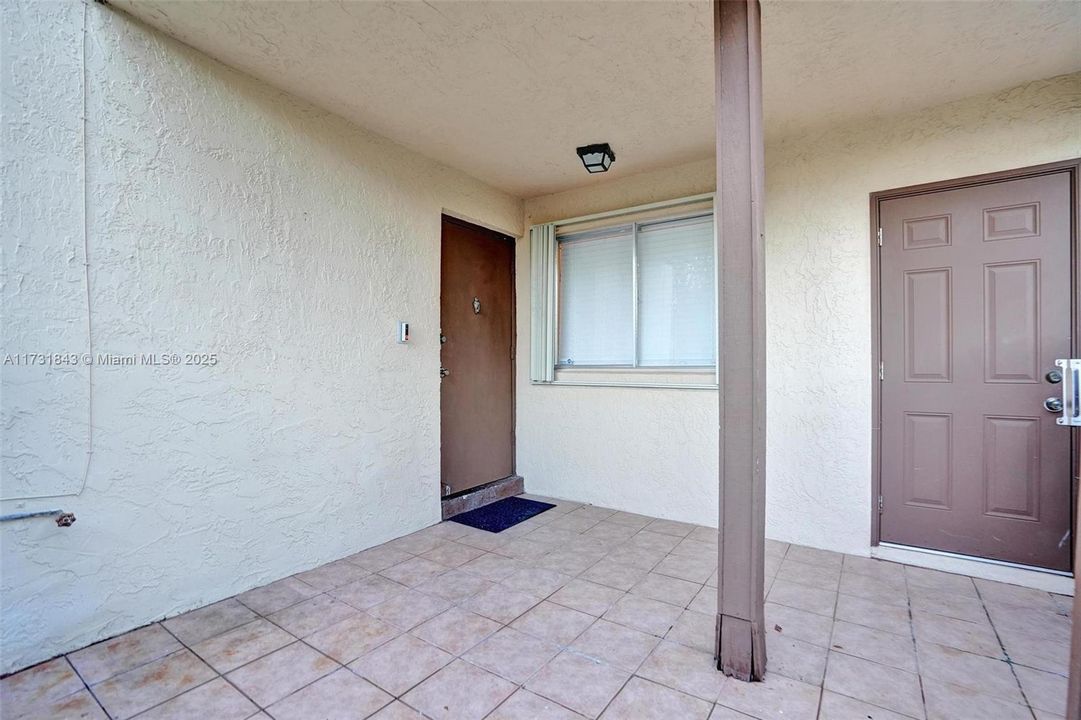 На продажу: $345,000 (3 спален, 2 ванн, 1612 Квадратных фут)